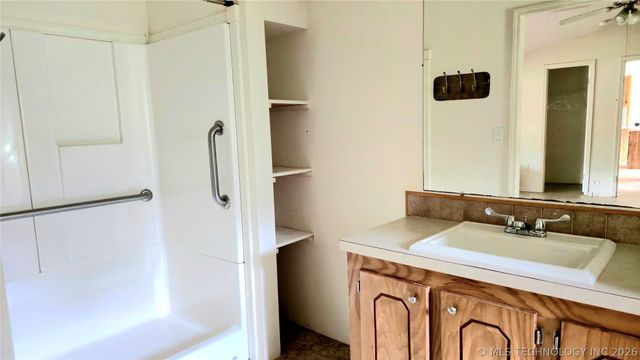 417566 E 1140 Road, Checotah, OK 74426