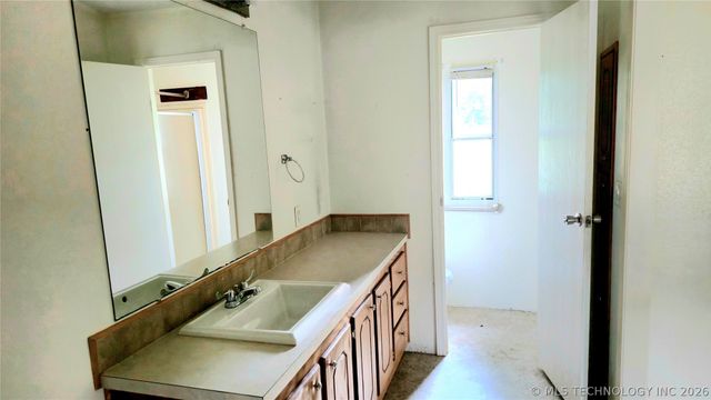 417566 E 1140 Road, Checotah, OK 74426