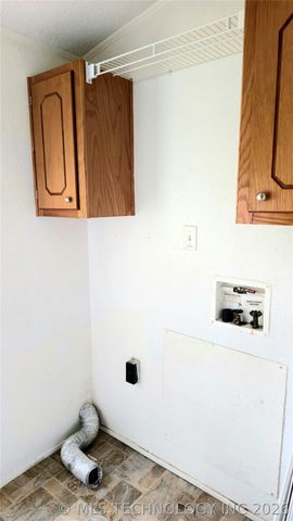 417566 E 1140 Road, Checotah, OK 74426