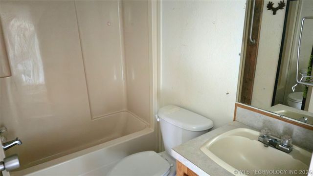 417566 E 1140 Road, Checotah, OK 74426