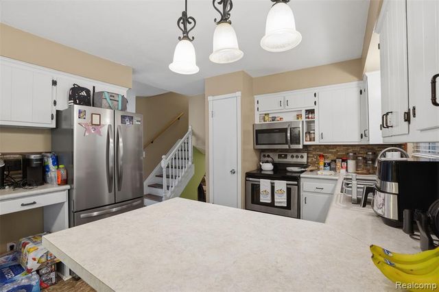 2478 Hiller Road, West Bloomfield, MI 48324