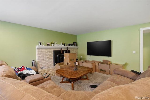 2478 Hiller Road, West Bloomfield, MI 48324