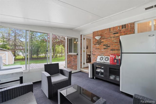 2478 Hiller Road, West Bloomfield, MI 48324