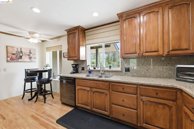 21955 Fallview Drive, Sonora, CA 95370