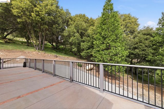 21955 Fallview Drive, Sonora, CA 95370