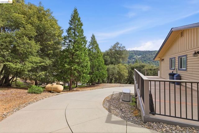 21955 Fallview Drive, Sonora, CA 95370