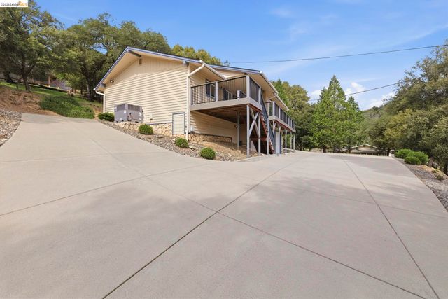 21955 Fallview Drive, Sonora, CA 95370
