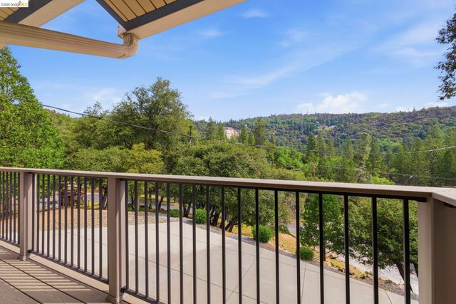 21955 Fallview Drive, Sonora, CA 95370