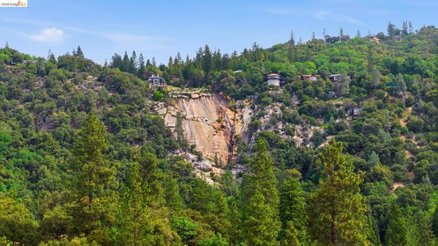 21955 Fallview Drive, Sonora, CA 95370