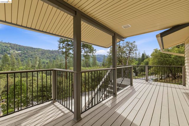 21955 Fallview Drive, Sonora, CA 95370