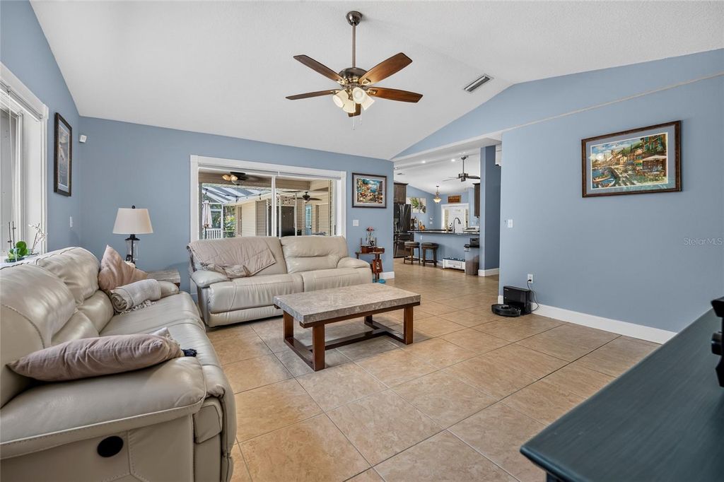 Image 16 of property listing at 608 WOODVIEW WAY, Bradenton, FL 34212