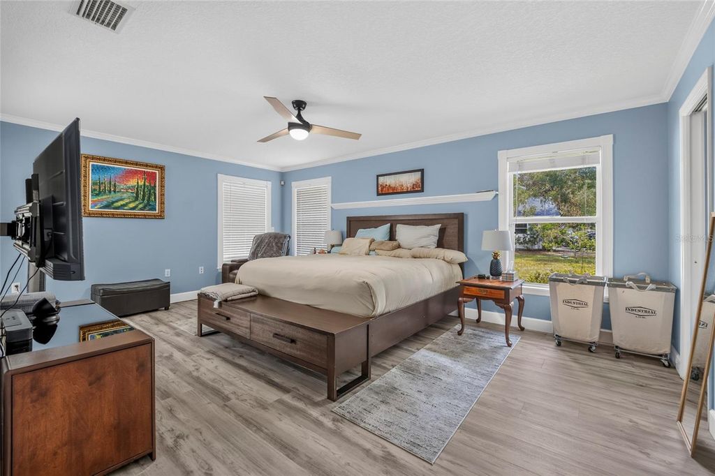 Image 17 of property listing at 608 WOODVIEW WAY, Bradenton, FL 34212