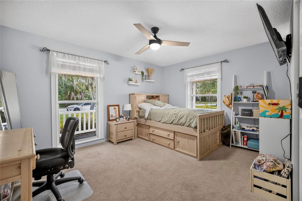 Image 21 of property listing at 608 WOODVIEW WAY, Bradenton, FL 34212