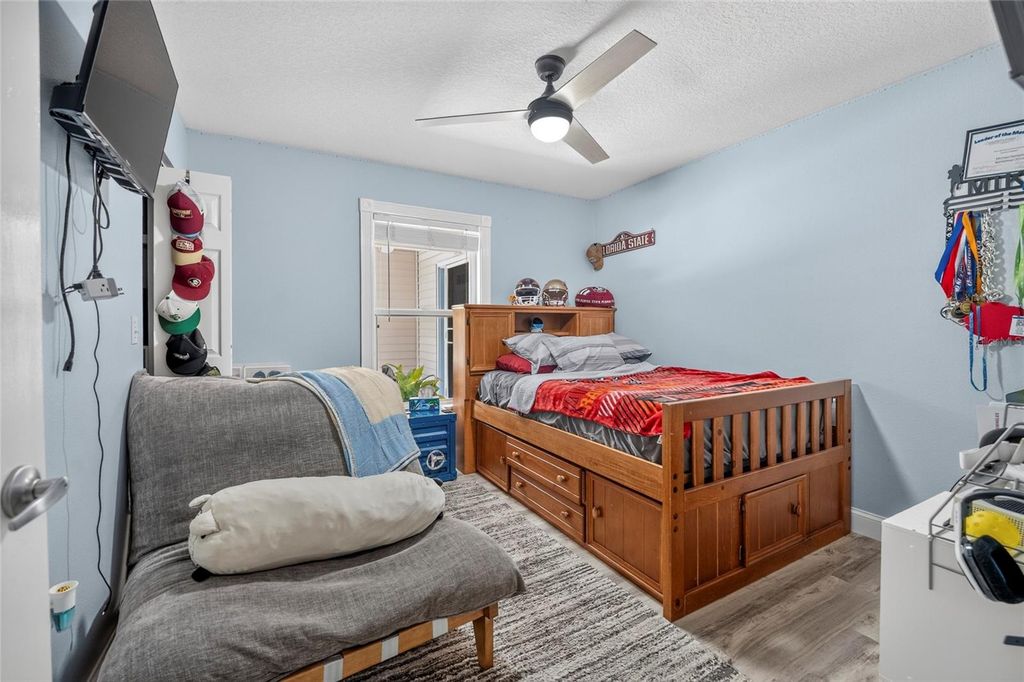 Image 23 of property listing at 608 WOODVIEW WAY, Bradenton, FL 34212