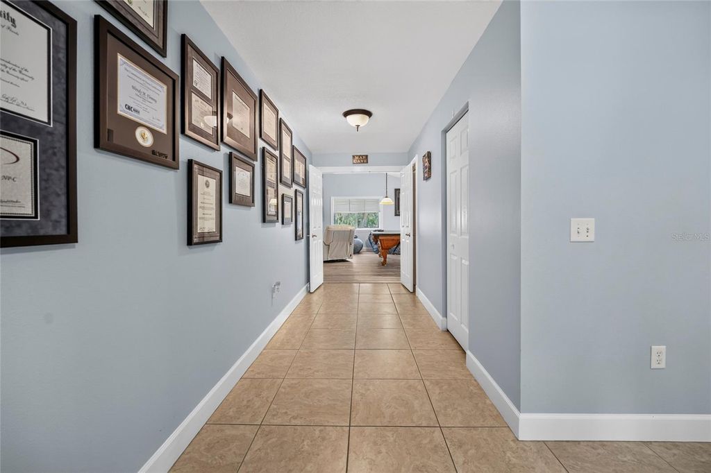 Image 26 of property listing at 608 WOODVIEW WAY, Bradenton, FL 34212