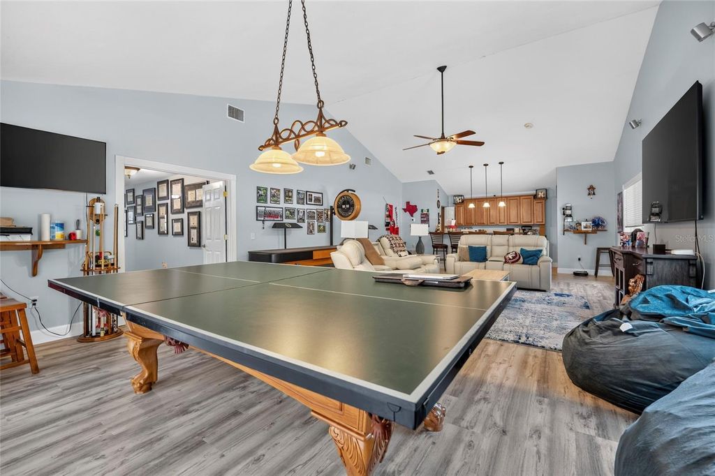 Image 27 of property listing at 608 WOODVIEW WAY, Bradenton, FL 34212