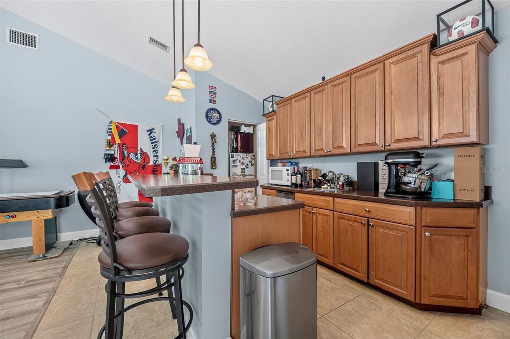 Image 30 of property listing at 608 WOODVIEW WAY, Bradenton, FL 34212