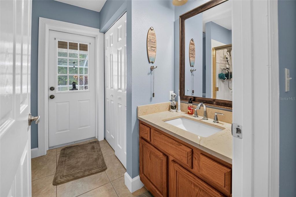 Image 35 of property listing at 608 WOODVIEW WAY, Bradenton, FL 34212
