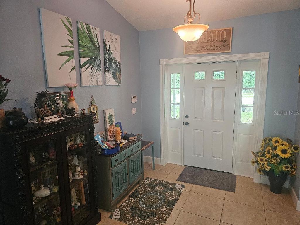 Image 7 of property listing at 608 WOODVIEW WAY, Bradenton, FL 34212