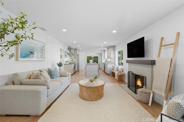 3616 Laurel Avenue, Manhattan Beach, CA 90266