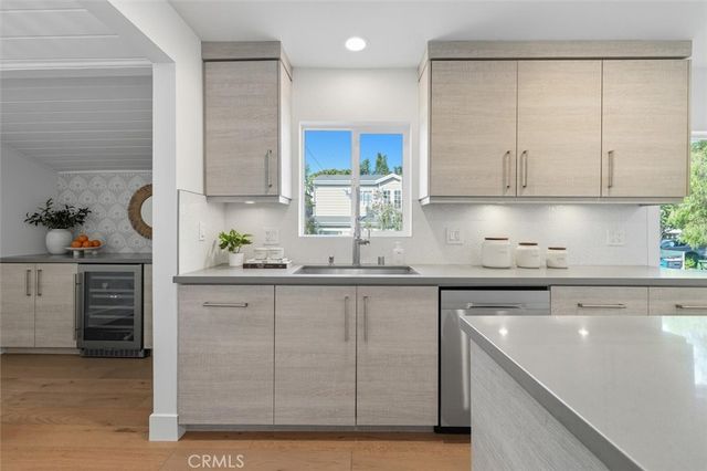 3616 Laurel Avenue, Manhattan Beach, CA 90266