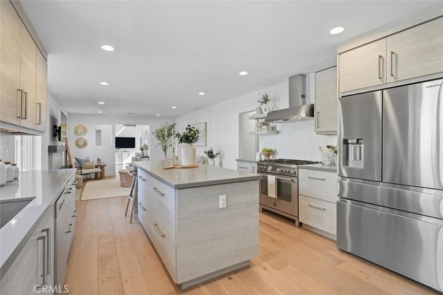3616 Laurel Avenue, Manhattan Beach, CA 90266