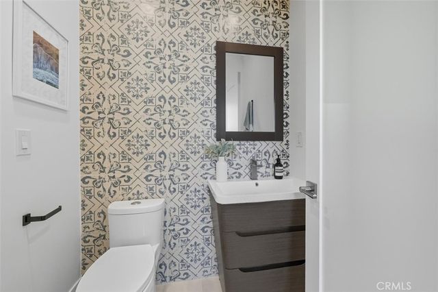 3616 Laurel Avenue, Manhattan Beach, CA 90266