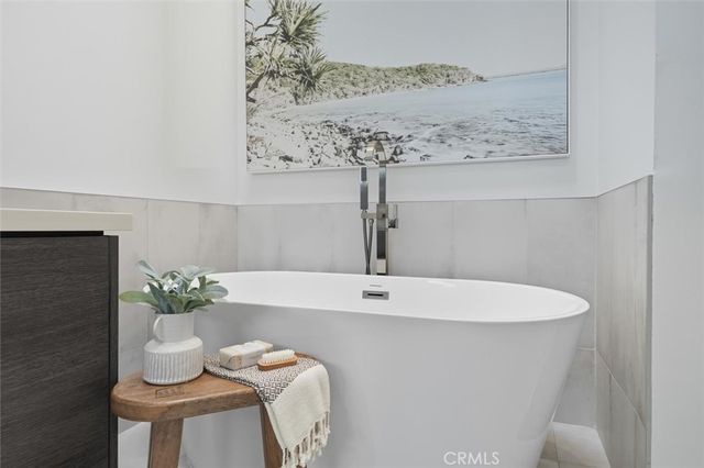 3616 Laurel Avenue, Manhattan Beach, CA 90266