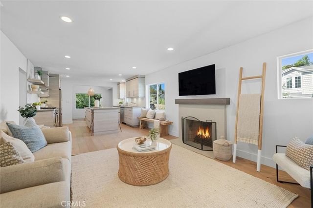 3616 Laurel Avenue, Manhattan Beach, CA 90266