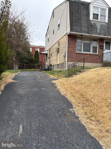 3406 OAK LN, Brookhaven, PA 19015