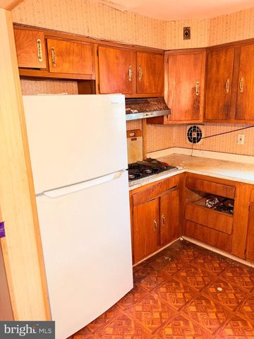 3406 OAK LN, Brookhaven, PA 19015