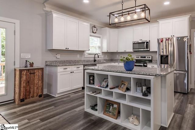 136 Maret Road, Townville, SC 29689