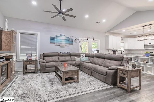 136 Maret Road, Townville, SC 29689
