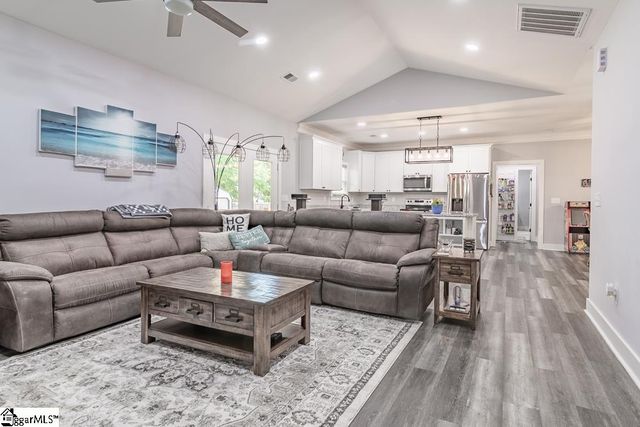 136 Maret Road, Townville, SC 29689