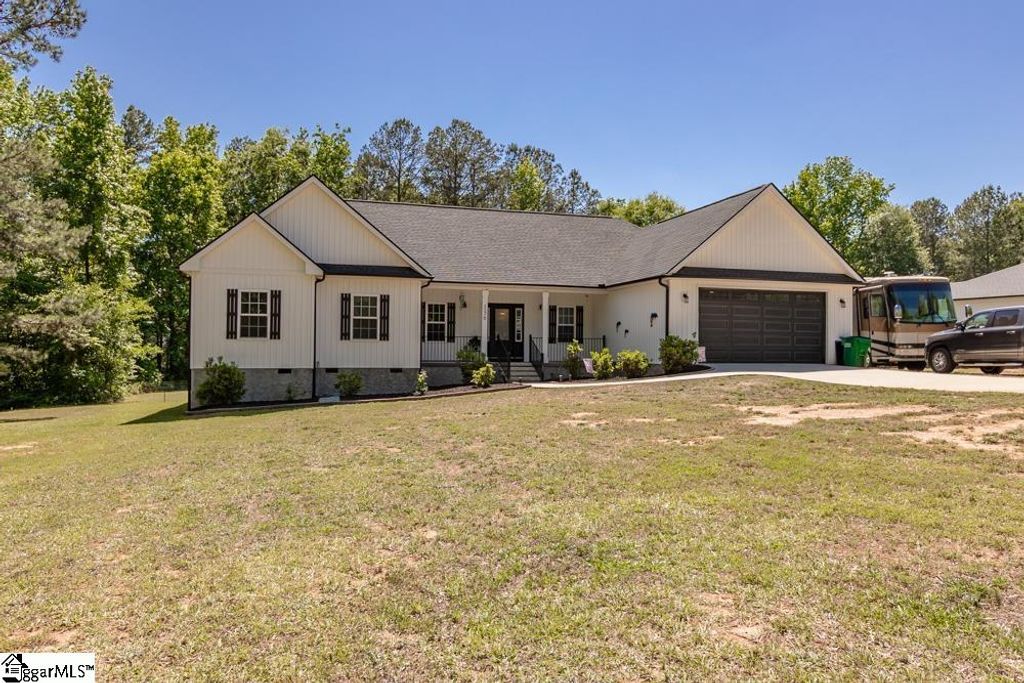 136 Maret Road, Townville, SC 29689