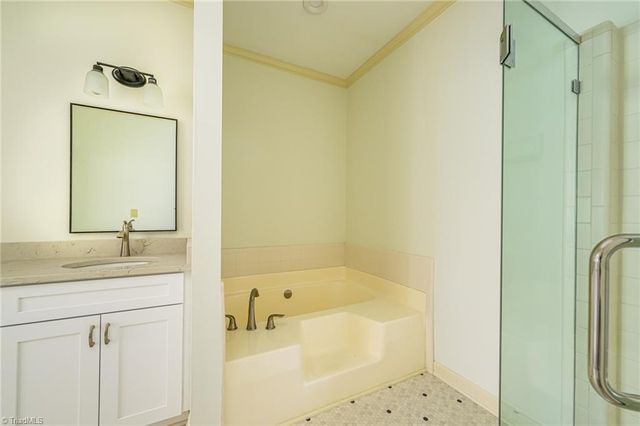 1704 Polo Oaks Court, Winston-salem, NC 27106