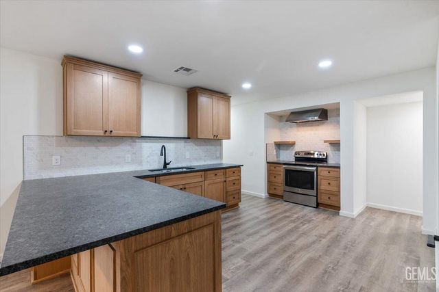 2825 Arnold Street, Bakersfield, CA 93305