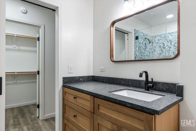 2825 Arnold Street, Bakersfield, CA 93305