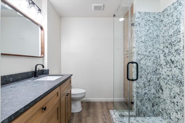 2825 Arnold Street, Bakersfield, CA 93305