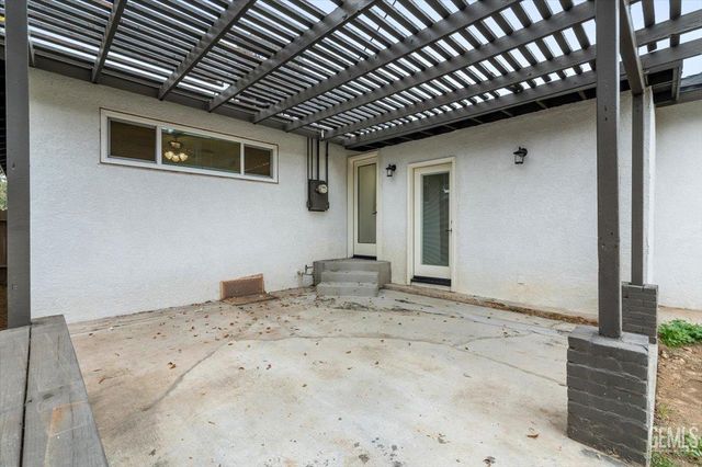 2825 Arnold Street, Bakersfield, CA 93305