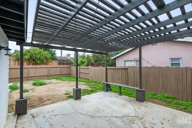 2825 Arnold Street, Bakersfield, CA 93305