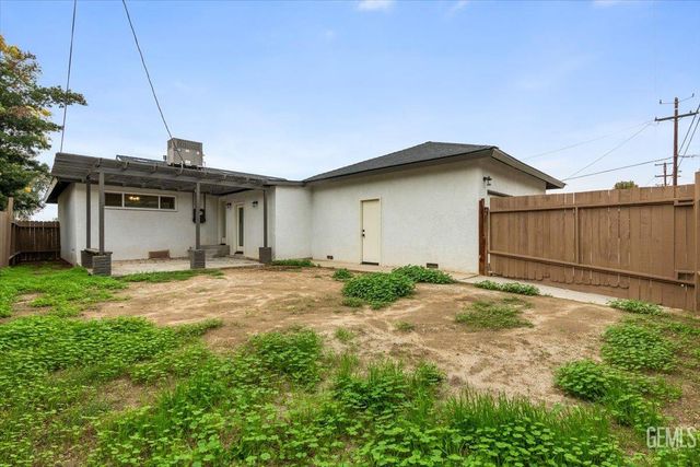 2825 Arnold Street, Bakersfield, CA 93305