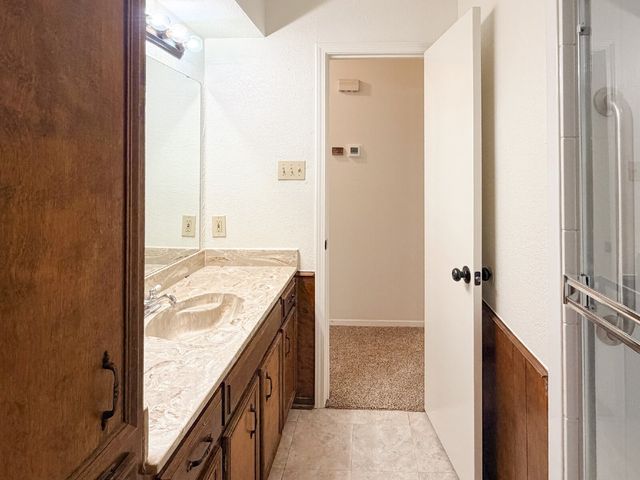 712 Pecan Street, Burleson, TX 76028