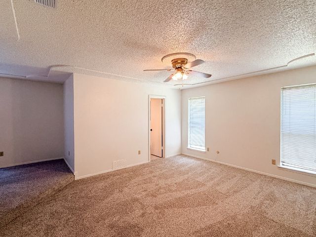 712 Pecan Street, Burleson, TX 76028