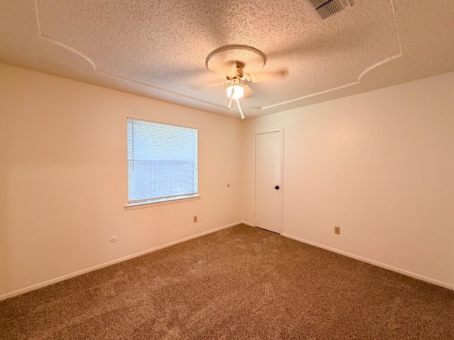 712 Pecan Street, Burleson, TX 76028