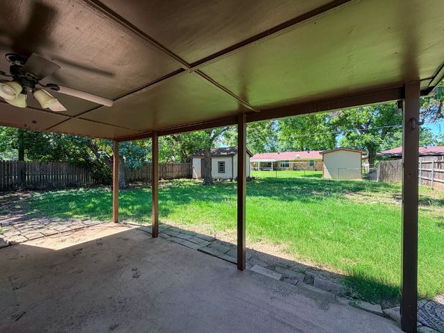 712 Pecan Street, Burleson, TX 76028
