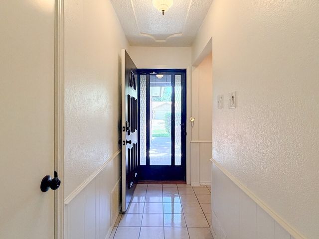 712 Pecan Street, Burleson, TX 76028