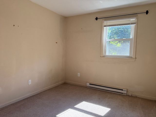 5 Edge Hill Rd, Amherst, MA 01002