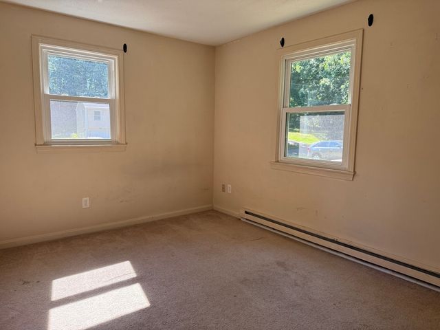 5 Edge Hill Rd, Amherst, MA 01002