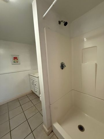 5 Edge Hill Rd, Amherst, MA 01002